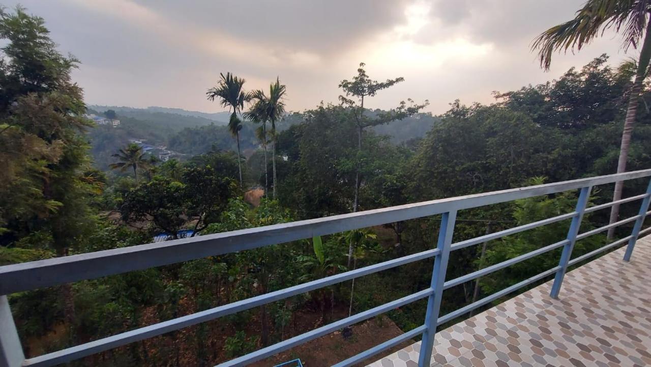 Greenpepperhomestay Munnar Anaviratty Exterior foto